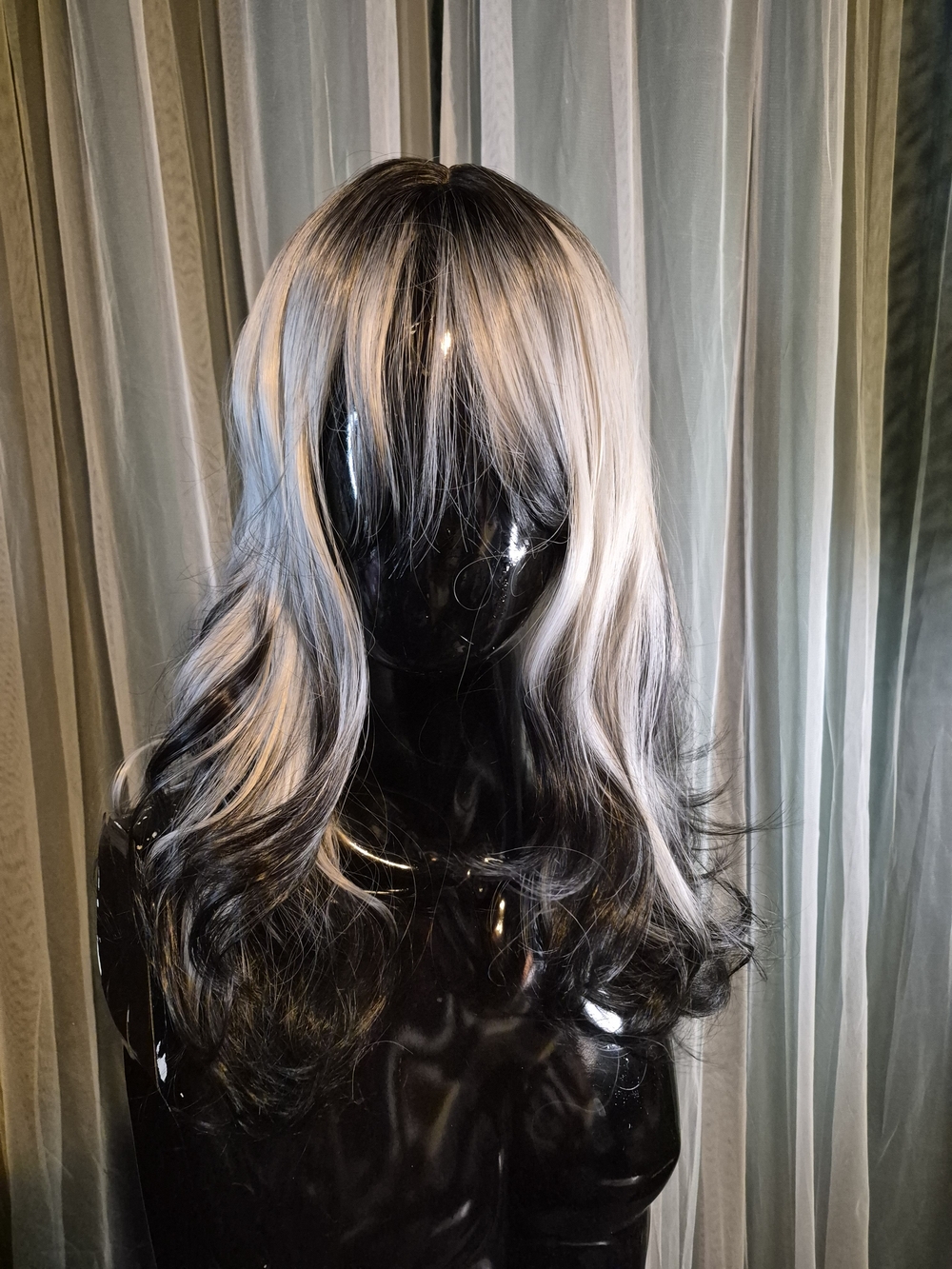 Black and Silver Ombre Long Wavy Women's Wig - Premium Style